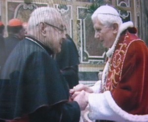28.2.2013--louceni-papeze-benedikta-s-kardinaly.-miloslav-vlk.jpg
